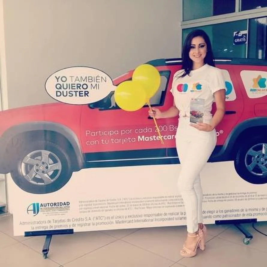 Activación con promotora y vehículo