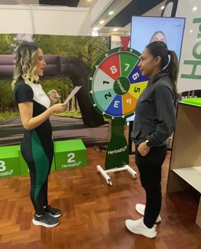 Dinámica con ruleta en feria