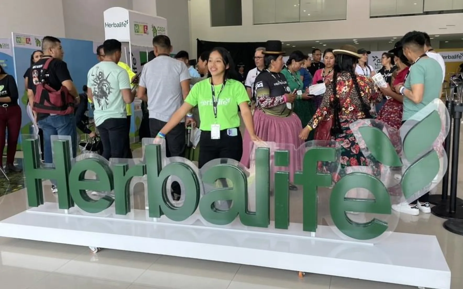 Letrero de Herbalife en un evento